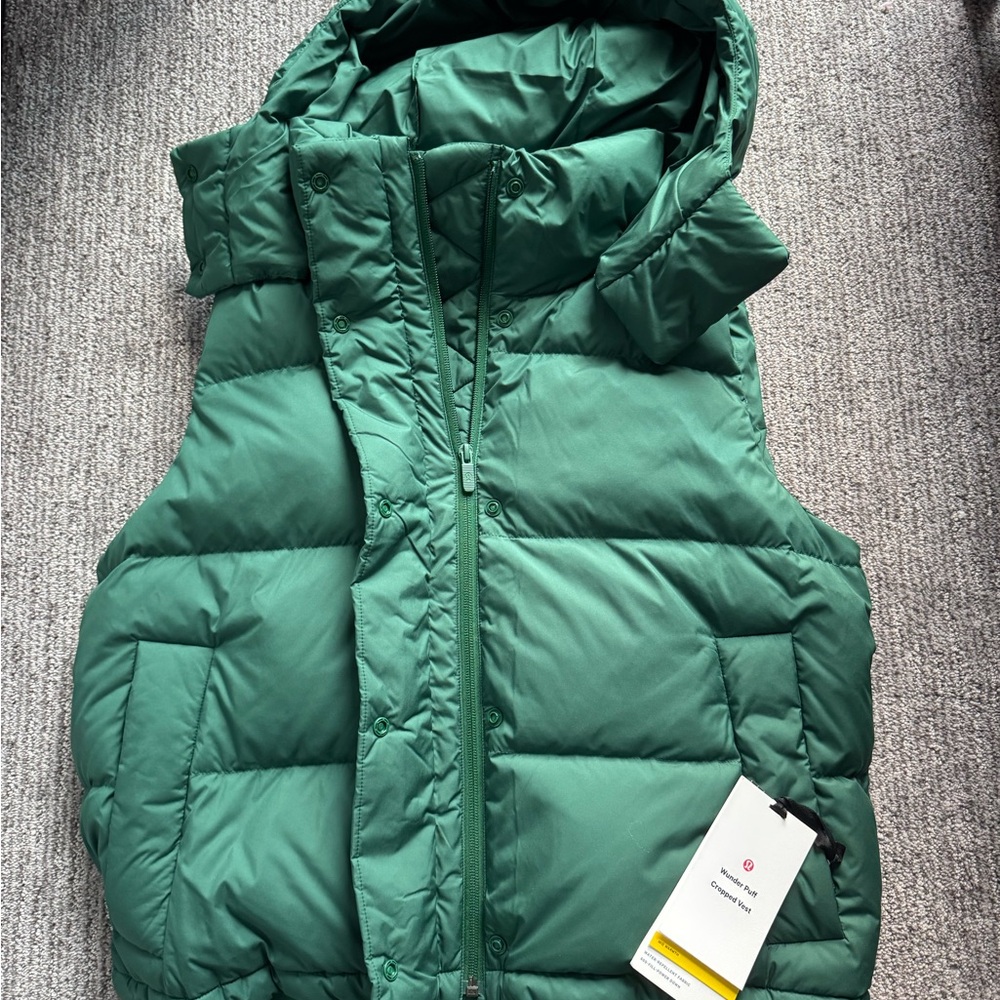NWT Lululemon Wunder puff cropped vest